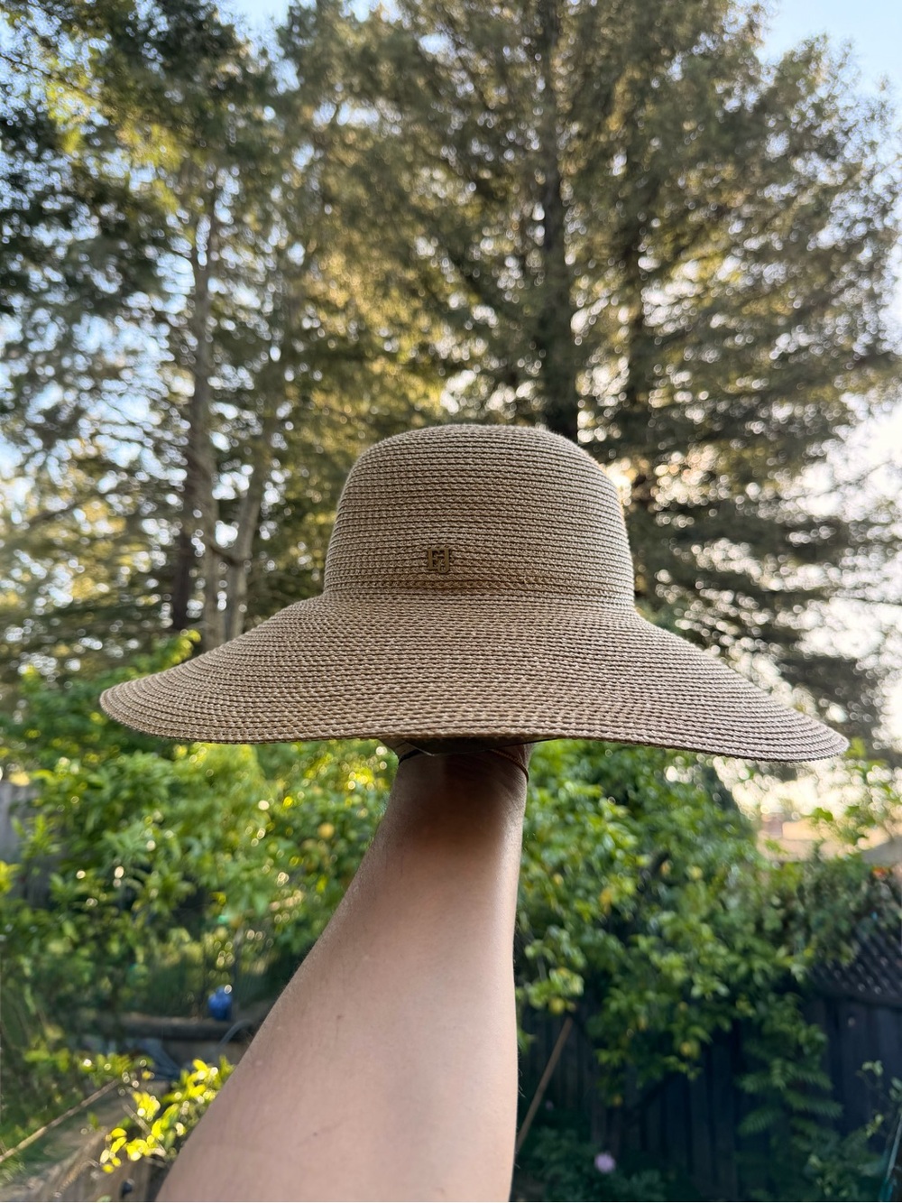 NWOT - ERIC JARVIS Wide-Brim BELLA Straw Sun Hat - light brown - 5 1/2” brim.